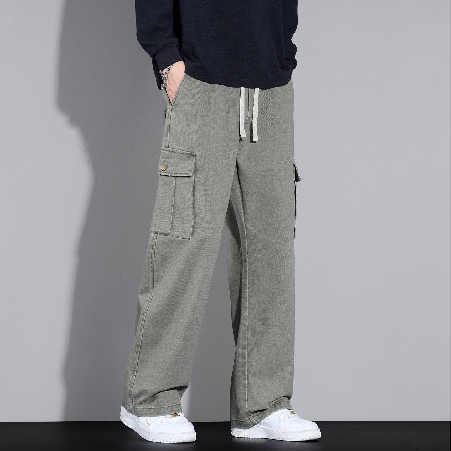 Men's cargo pants in loose relaxed fit with drawstring waistband and multiple pockets Chichicherry
