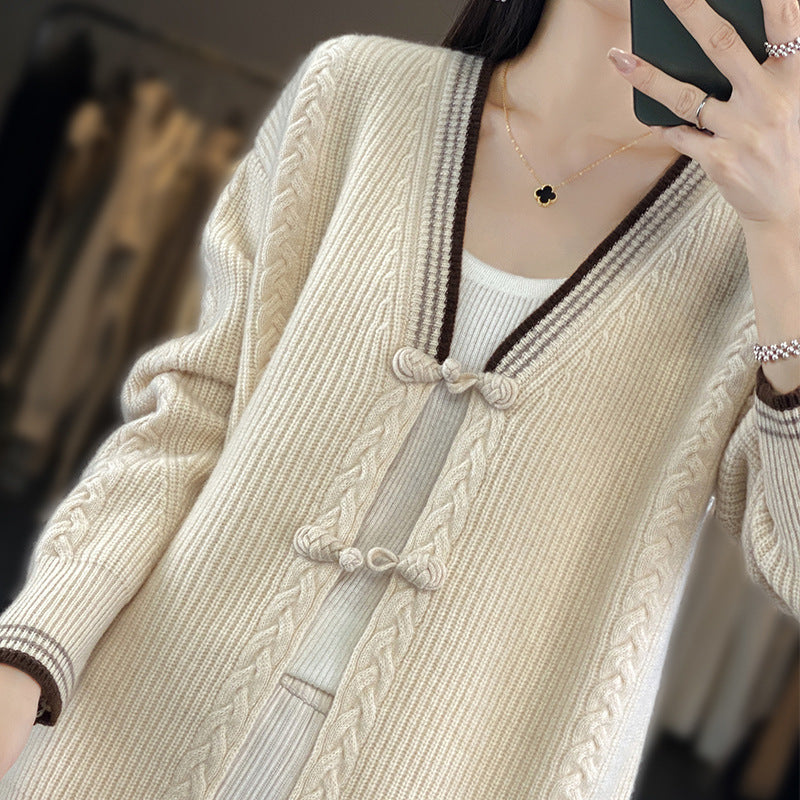Women's knitted cardigan with cable pattern and decorative knot closures Chichicherry