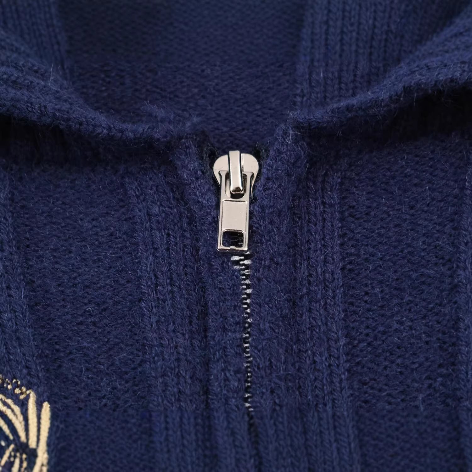 Women's Oversize Cable Knit Pullover with Half Zipper and Shawl Collar Chichicherry
