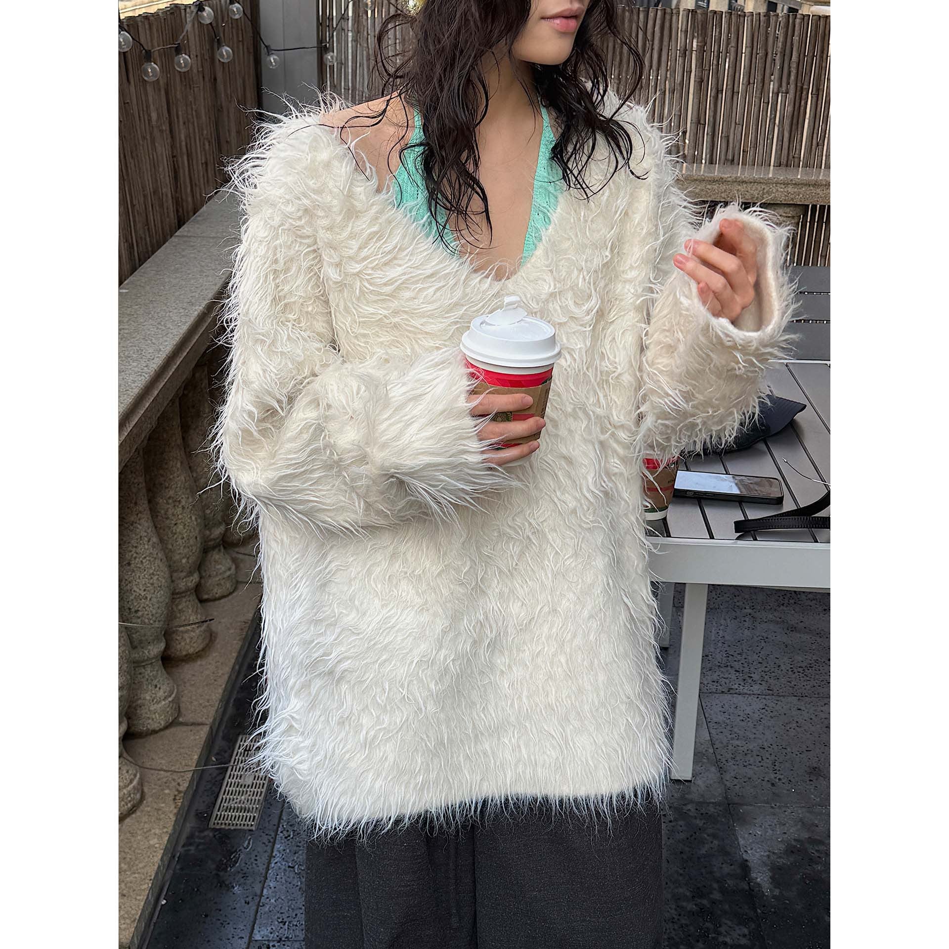 Women's Fluffy V-Neck Sweater in Shaggy Look Chichicherry