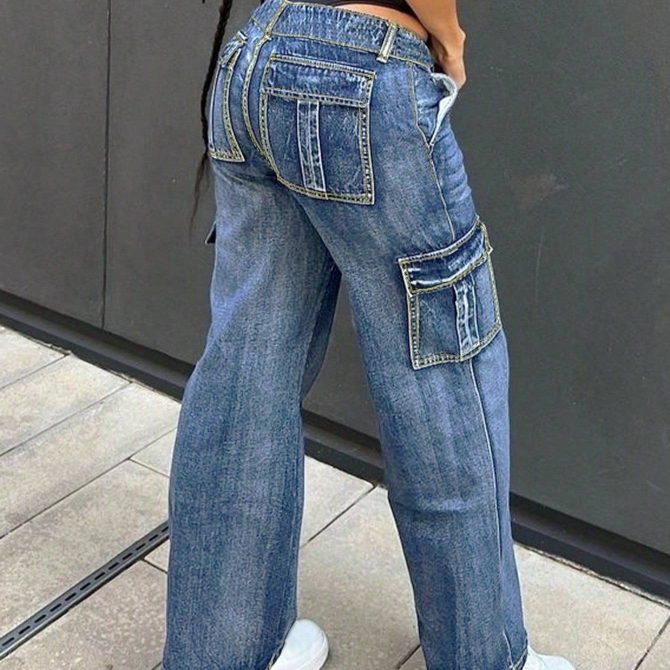 Women's high-waisted cargo jeans with vertical decorative seams and wide leg Chichicherry