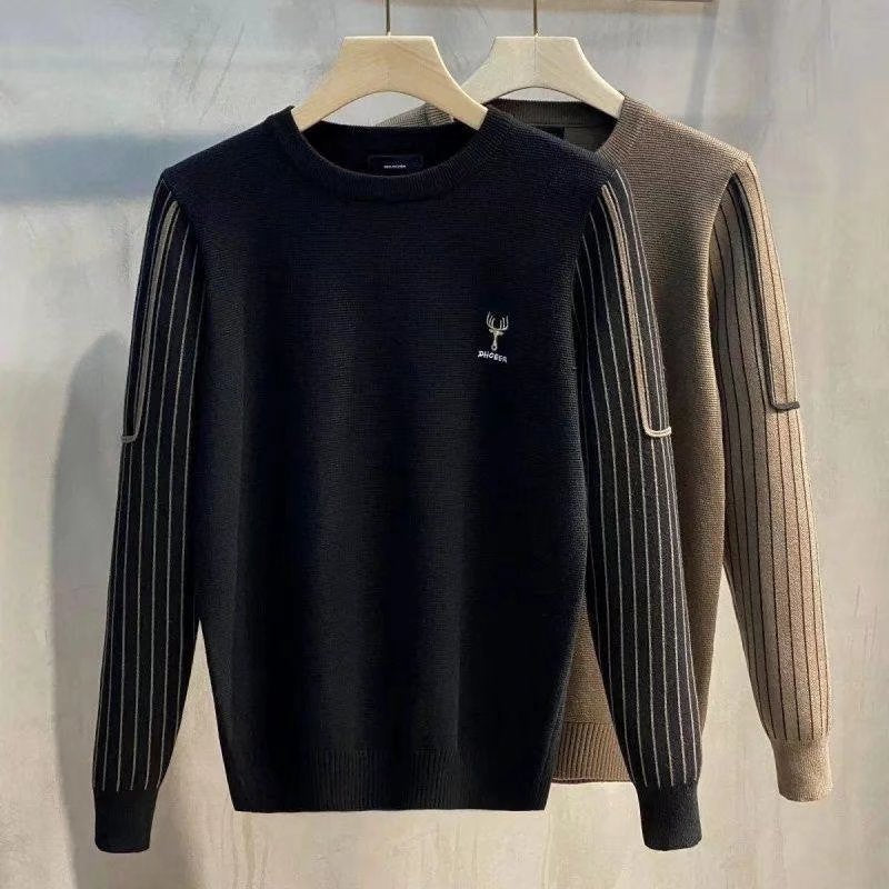 Herren Strickpullover mit gestreiften Rippenärmeln und gesticktem Hirschlogo Chichicherry
