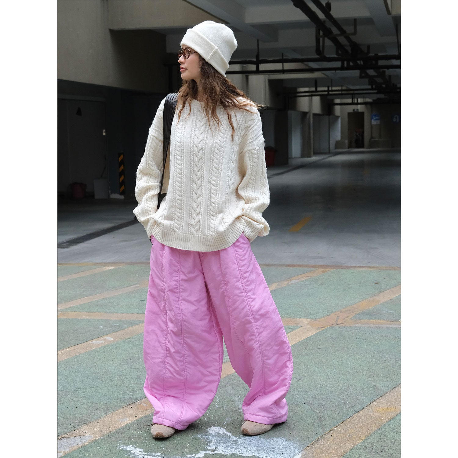Women's Oversized Cable Knit Sweater with Round Neckline and Voluminous Sleeves Chichicherry