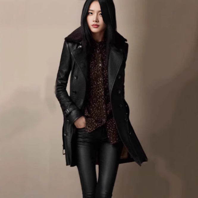 Women's long coat made of nappa leather with contrasting lambskin collar and tailored cut Chichicherry