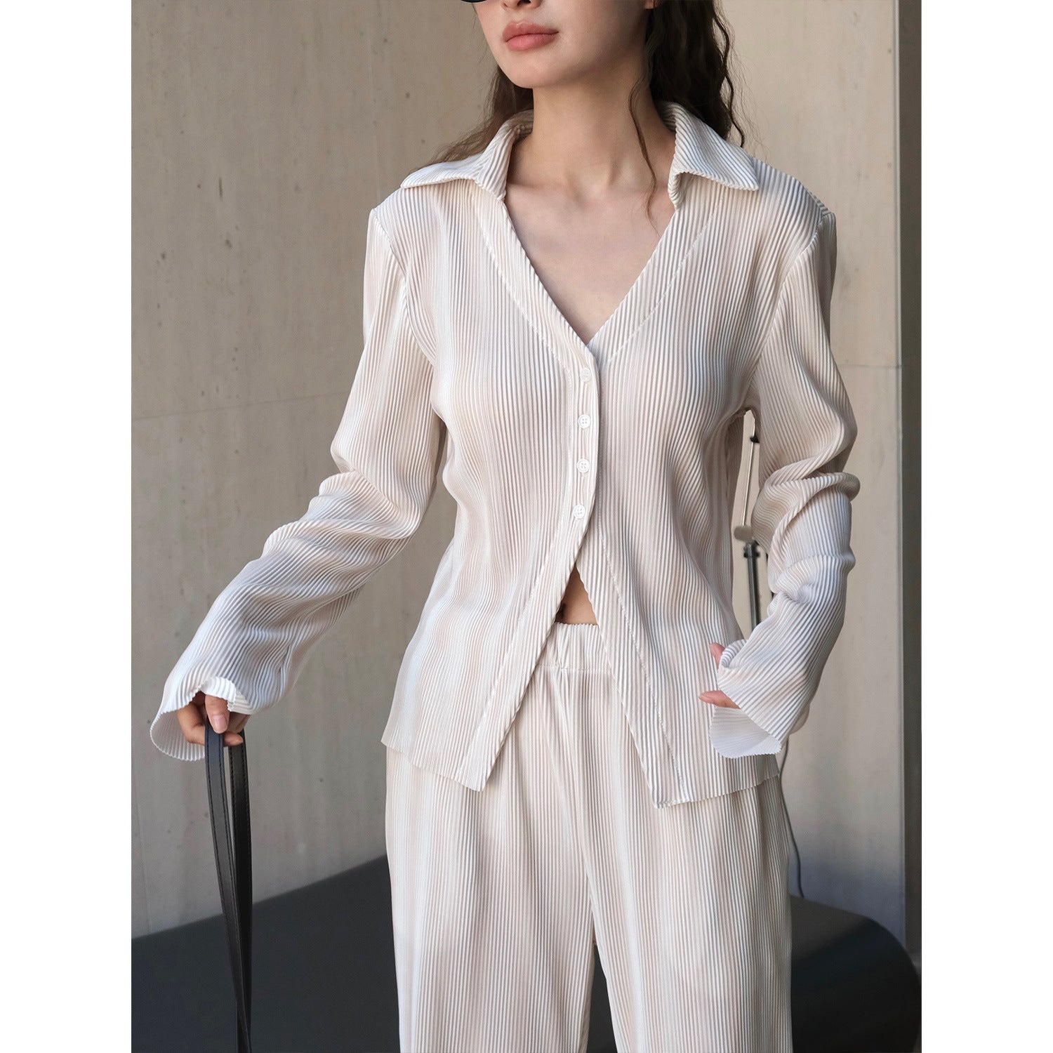 Women's Ribbed Pleated Shirt Blouse with V-Neck and Button Placket Chichicherry