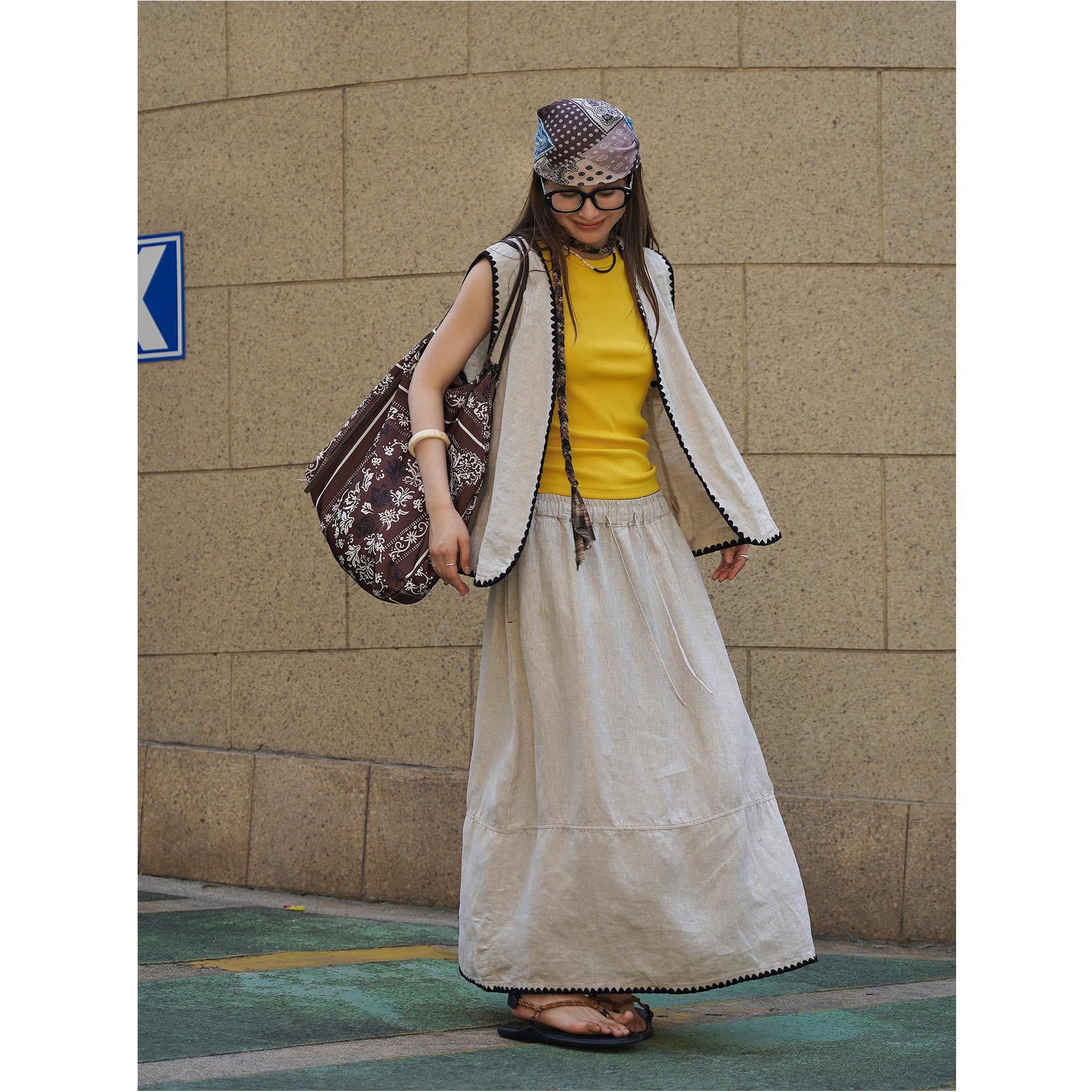 Women's maxi skirt made of linen blend with elastic drawstring waistband and zigzag trim Chichicherry