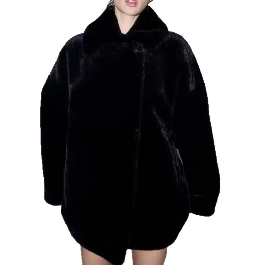 Women's boxy short coat made of silky shiny high-pile artificial fur with a large shawl collar Chichicherry