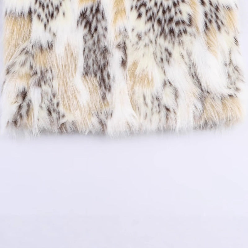 Women Short Cut Faux Fur Jacket with Stand Collar and Voluminous Faux Fur Chichicherry