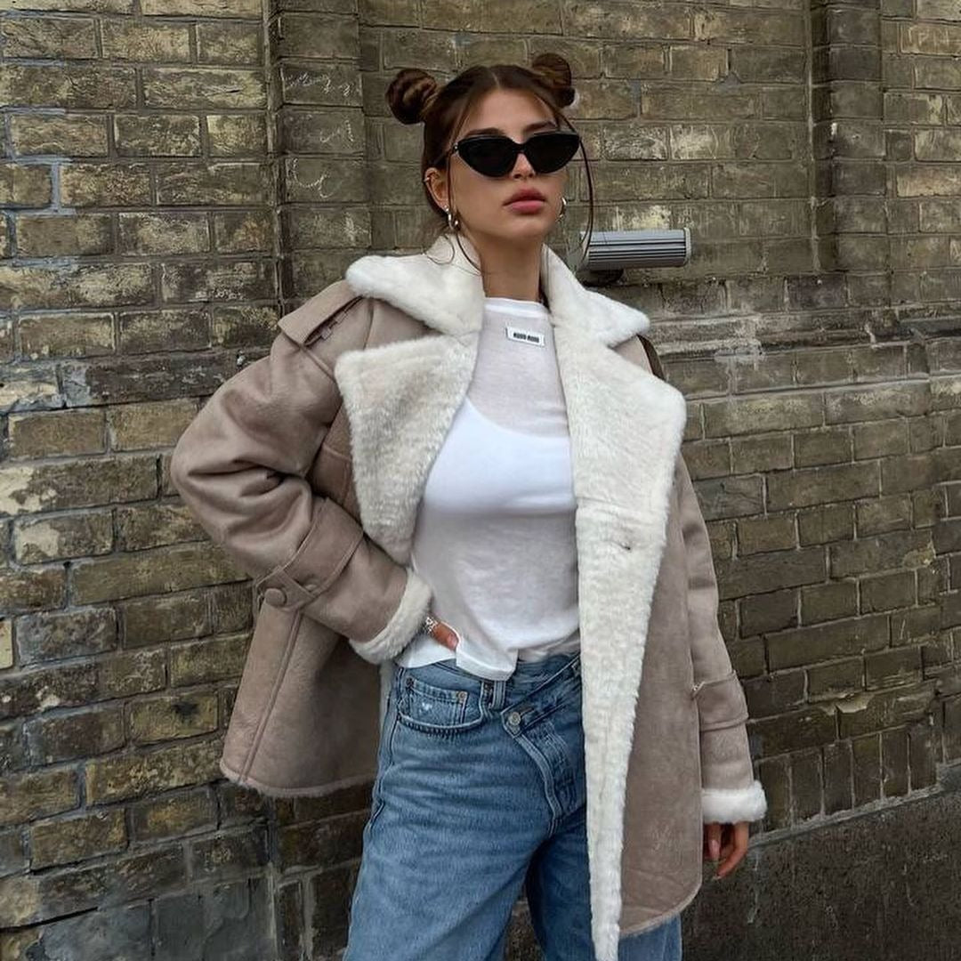 Damen Oversized Fliegerjacke aus Lammfellimitat mit Doppelreihiger Knopfleiste Chichicherry