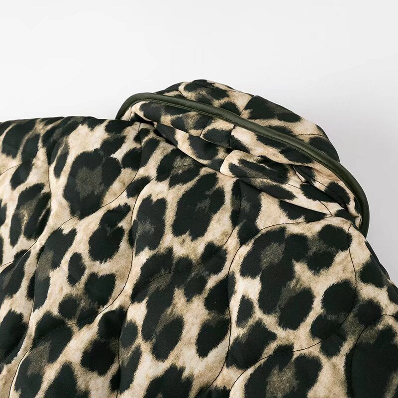 Ladies short jacket with leopard print, boxy silhouette and shawl collar Chichicherry