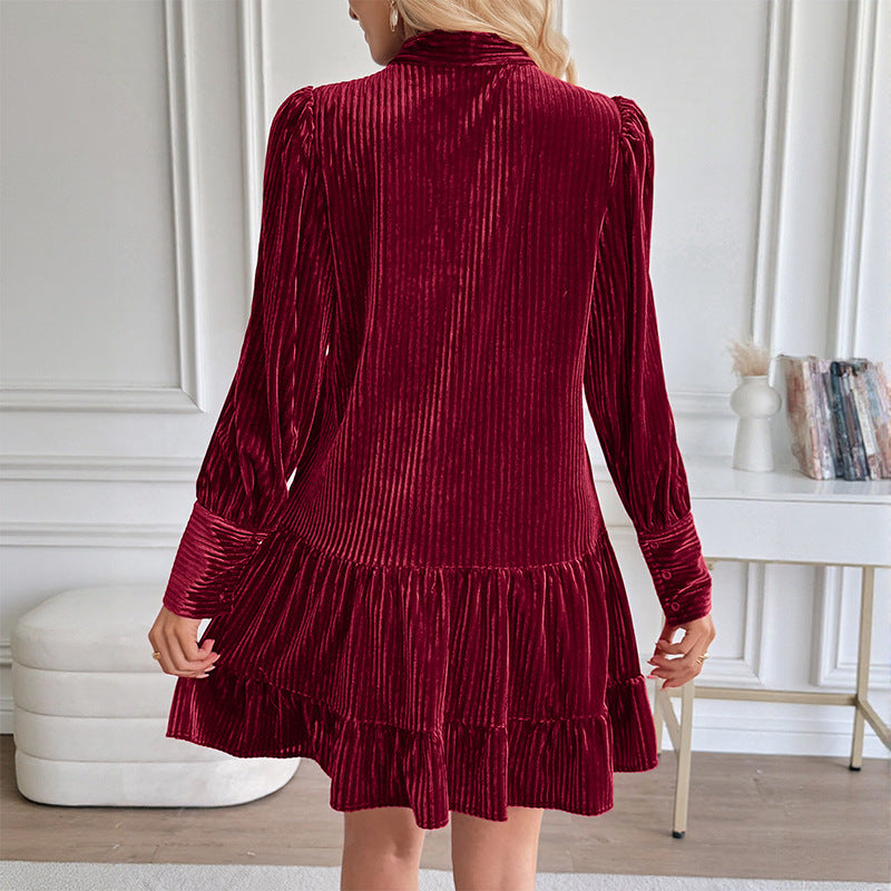 Ladies velvet dress with pleated structure, bow collar and tiered skirt Chichicherry