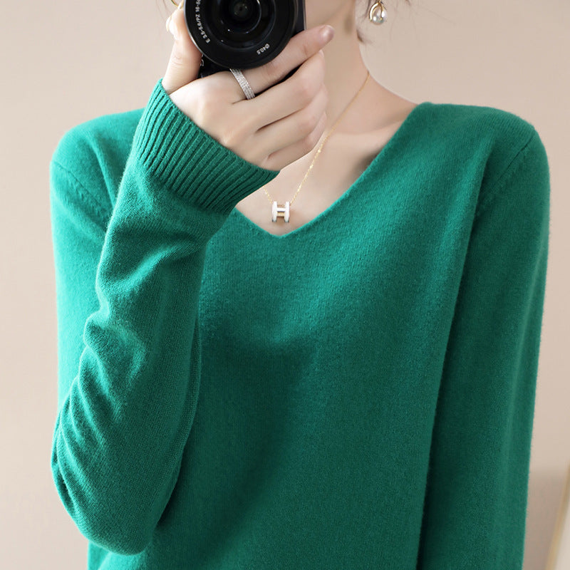 Ladies V-neck pullover in cashmere look with casual fit and ribbed cuffs Chichicherry