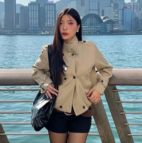 Women’s short jacket in Harrington style with stand-up collar, chin strap, and elastic waistband Chichicherry