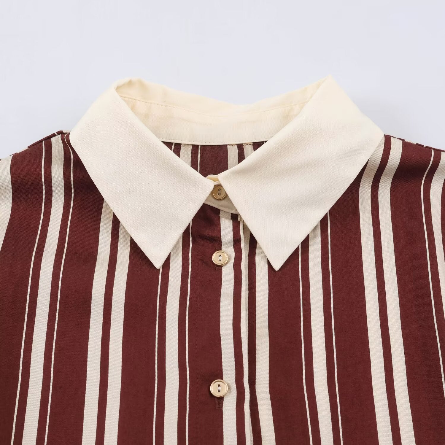 Women's striped shirt dress with contrast collar, three-quarter sleeves, and waist belt Chichicherry