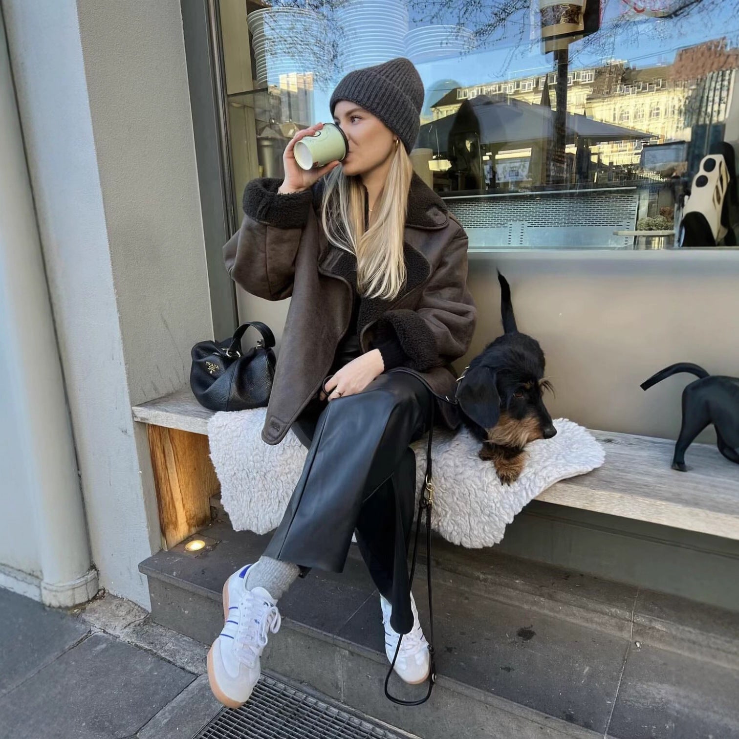 Women's short jacket in oversized shearling look with lapel collar and pockets Chichicherry