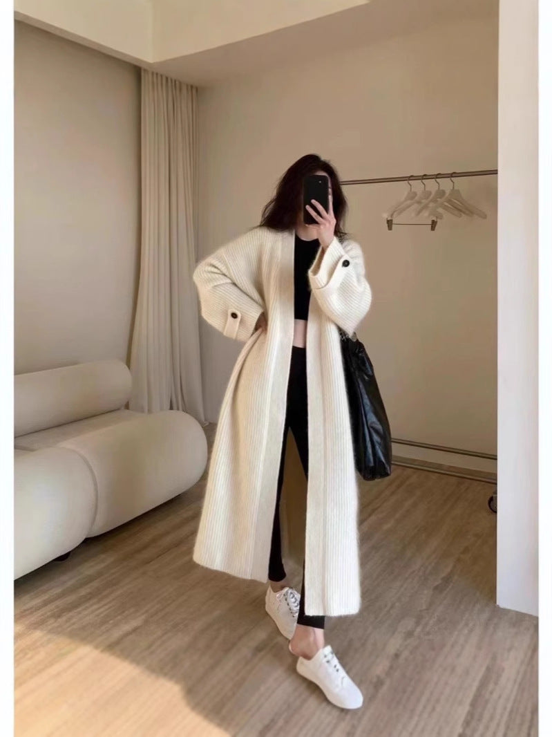 Women's Maxi Long Cardigan made of soft ribbed knit with wide cuffs Chichicherry