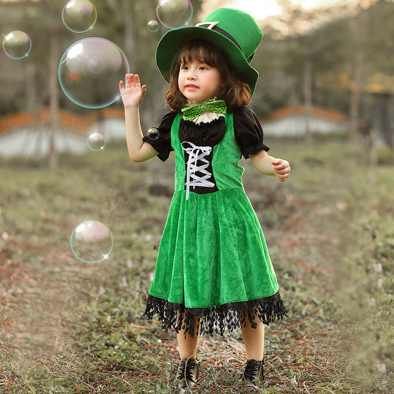 Girl costume as Irish leprechaun with voluminous skirt and high hat Chichicherry
