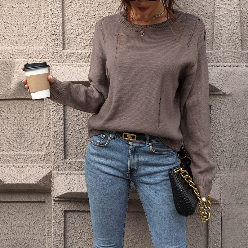 Women’s oversized knitted sweater in destroyed look with round neckline Chichicherry