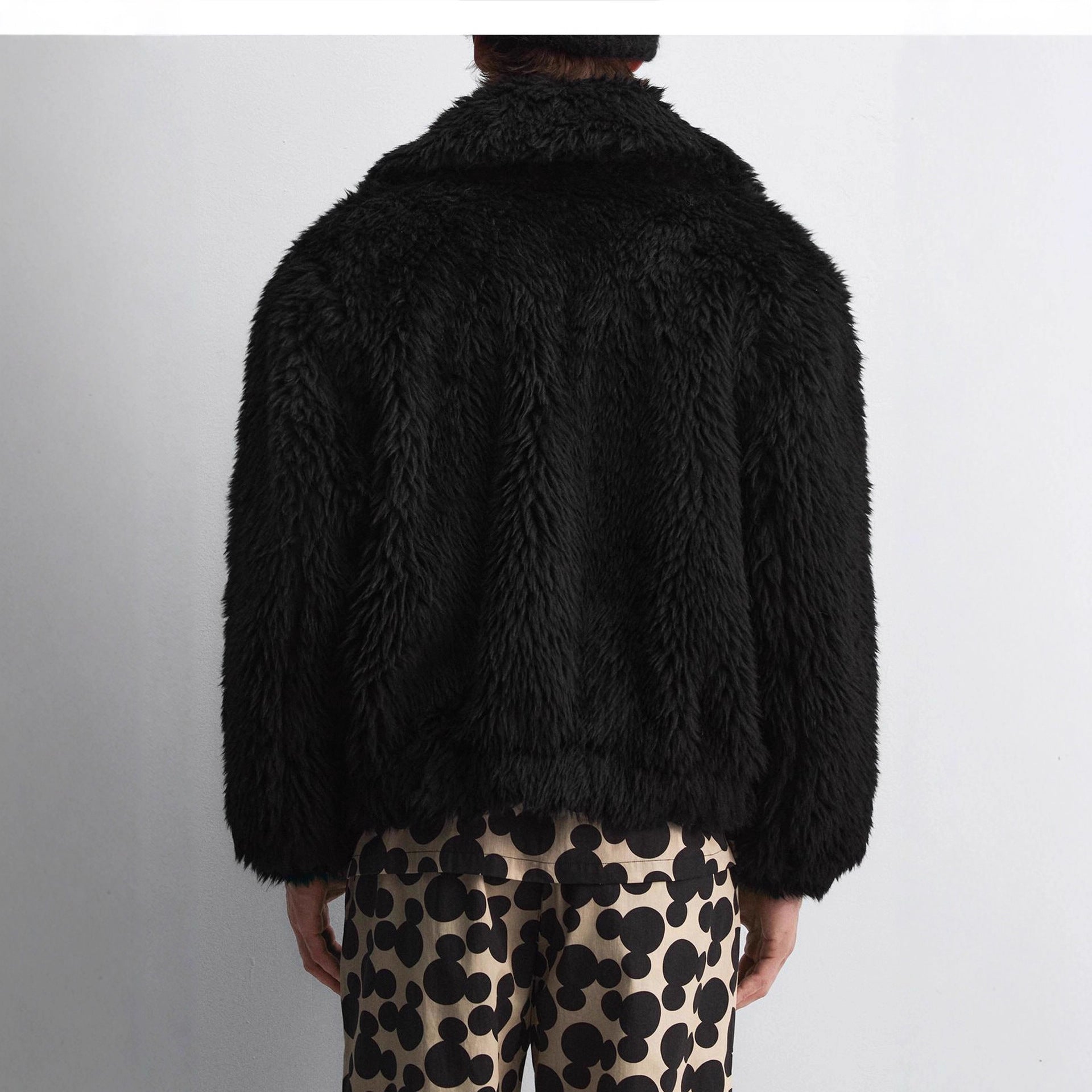 Men's short jacket made of faux fur with zipper and boxy cut Chichicherry