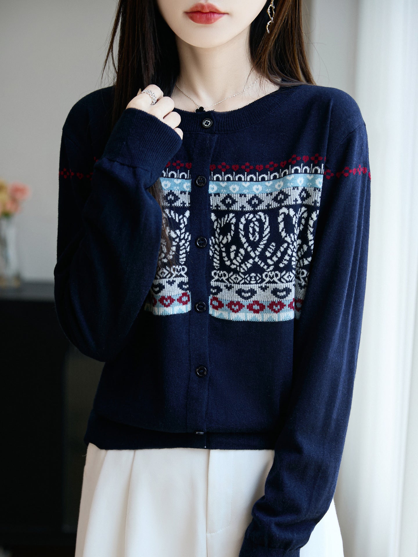 Women's lightweight fine knit cardigan with Nordic jacquard pattern and fine button placket Chichicherry