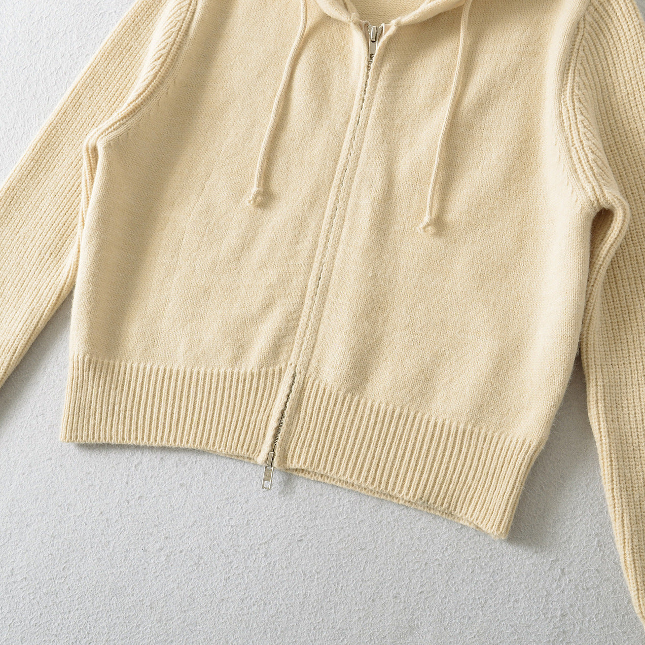 Women's Short Hooded Cardigan with Zipper and Fitted Ribbed Hem Chichicherry