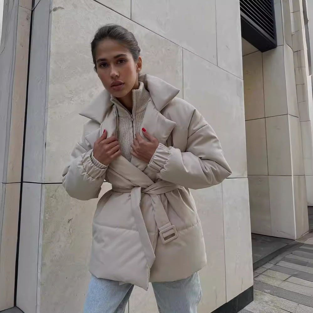 Damen Wattierte Taillierte Steppjacke mit Gürtel und Kapuze Chichicherry