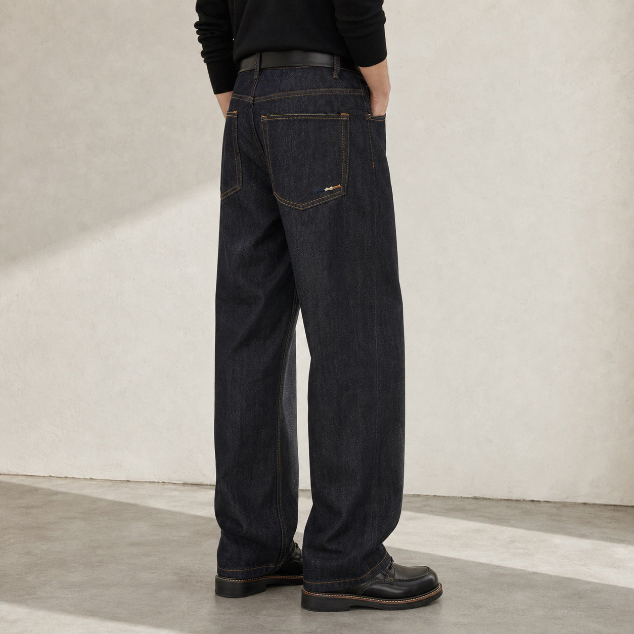 Women's straight-cut high-waisted jeans made of durable denim Chichicherry
