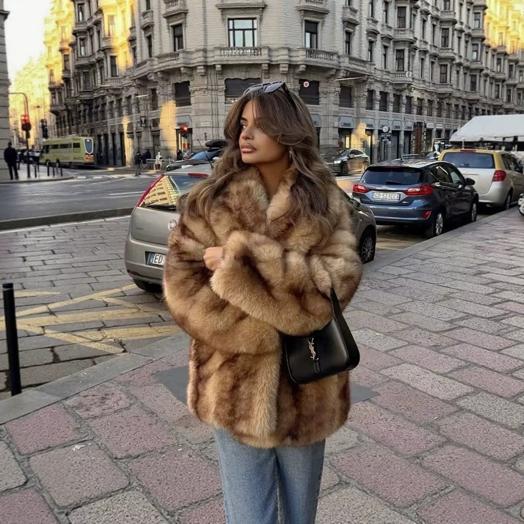 Women's Short Boxy Faux Fur Coat with Wide Shawl Collar and Luxurious High-Pile Texture Chichicherry