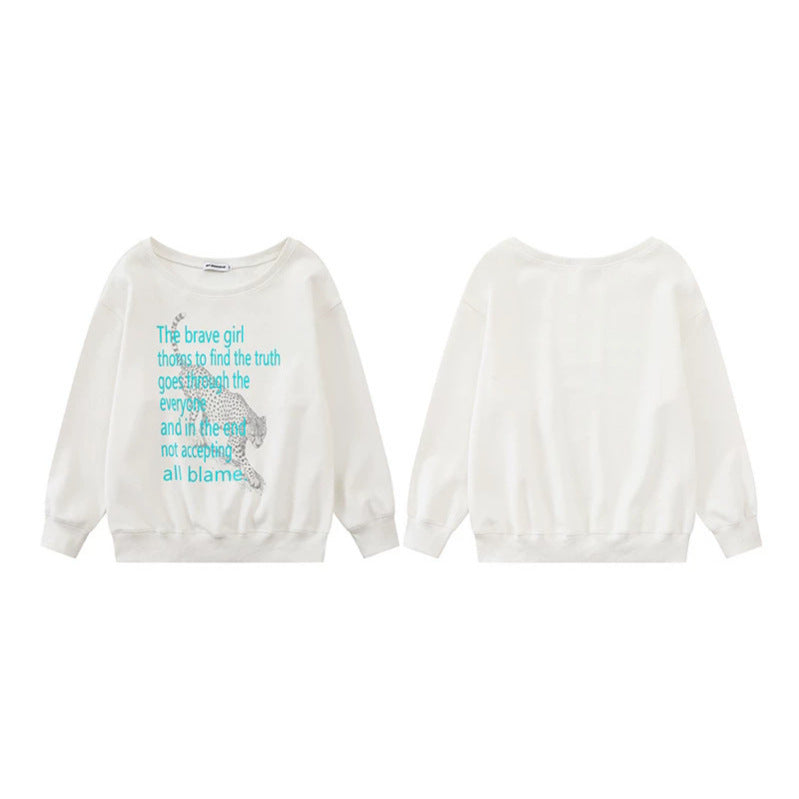 Women's oversized sweatshirt with round neck, typographic statement, and leopard illustration Chichicherry