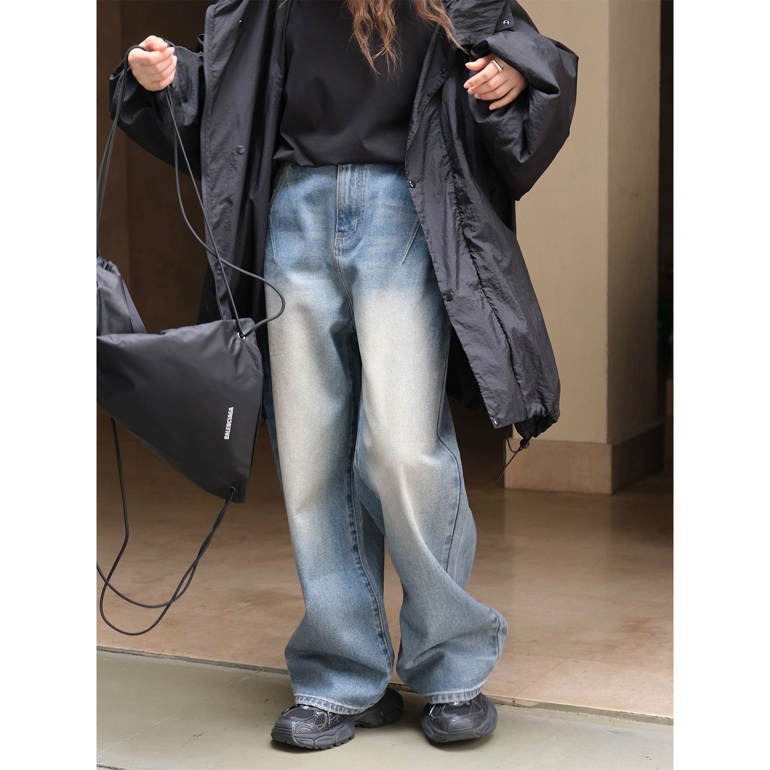 Women's Wide High-Waist Denim Baggy Pants with Vintage Fade and Diagonal Pocket Detail Chichicherry
