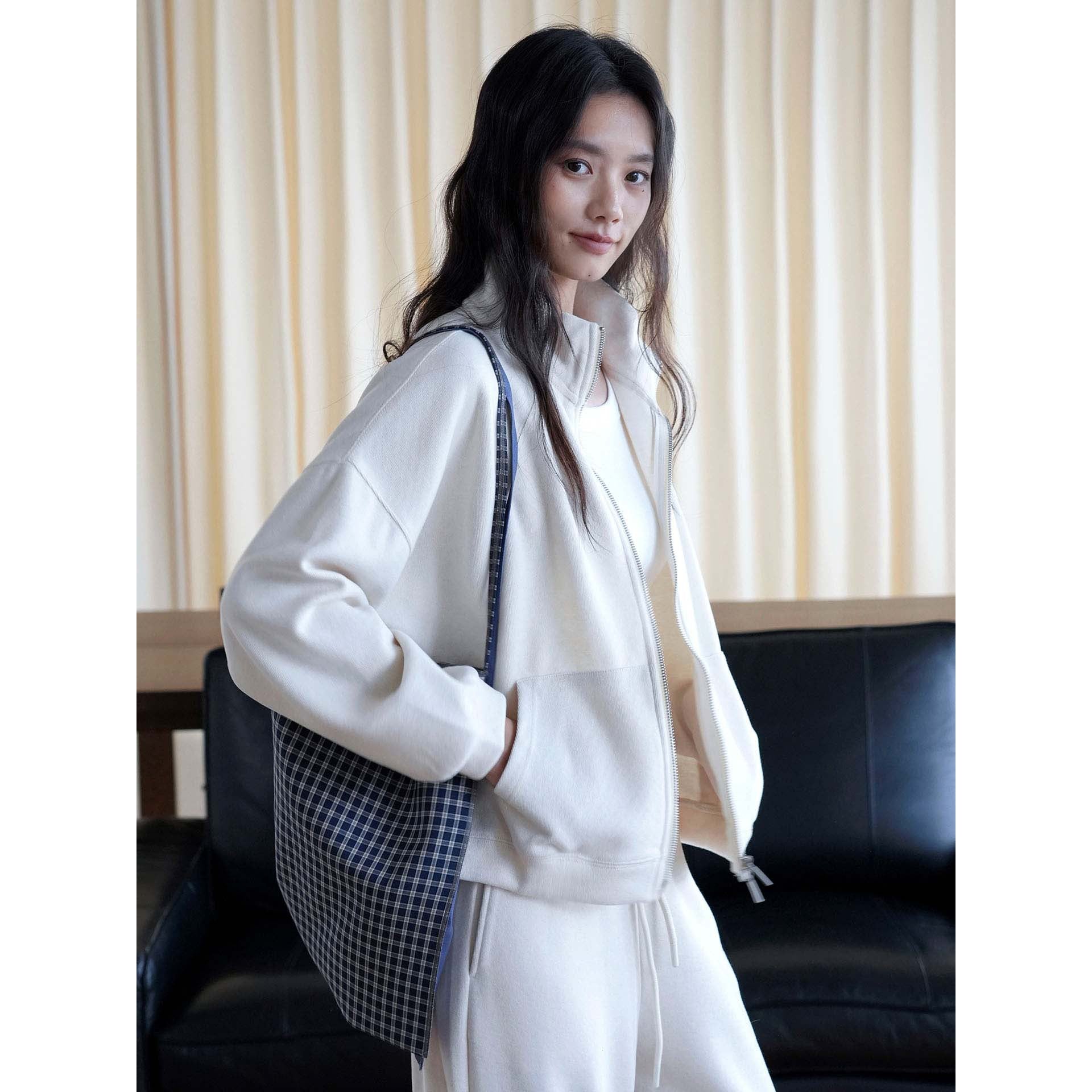 Women's zip sweatshirt with stand-up collar and wide jogging pants set Chichicherry