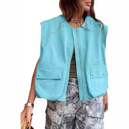 Women's sleeveless utilitarian vest with zipper and flap pockets Chichicherry