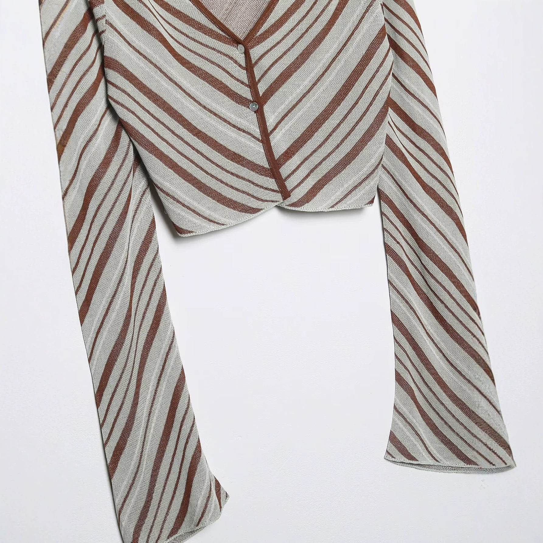 Women's short-cut cardigan with extra long sleeves and diagonal pattern Chichicherry