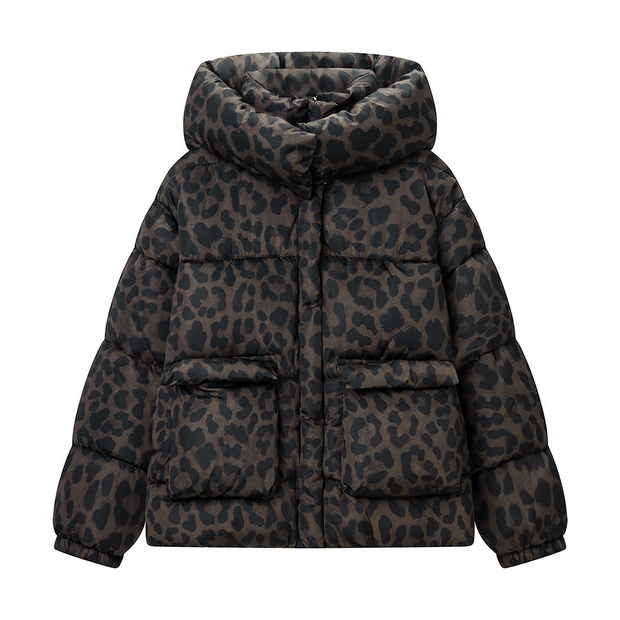 Women's short-cut quilted jacket with high hood collar, drawstring hem and leopard print Chichicherry