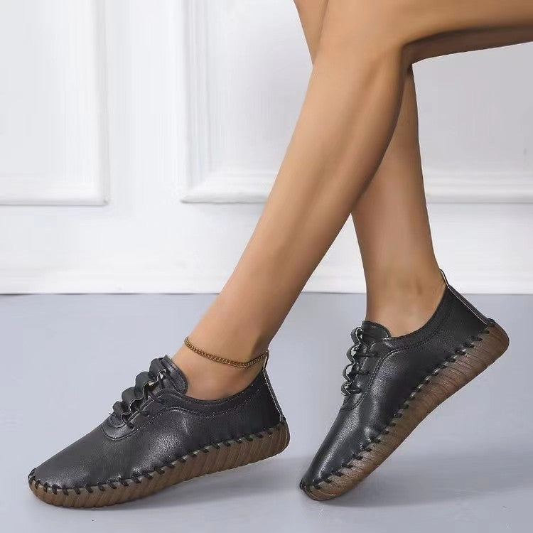 Women Lightweight Sneakers with Hand-Stitched Decorative Seam and Flexible Profile Sole Chichicherry
