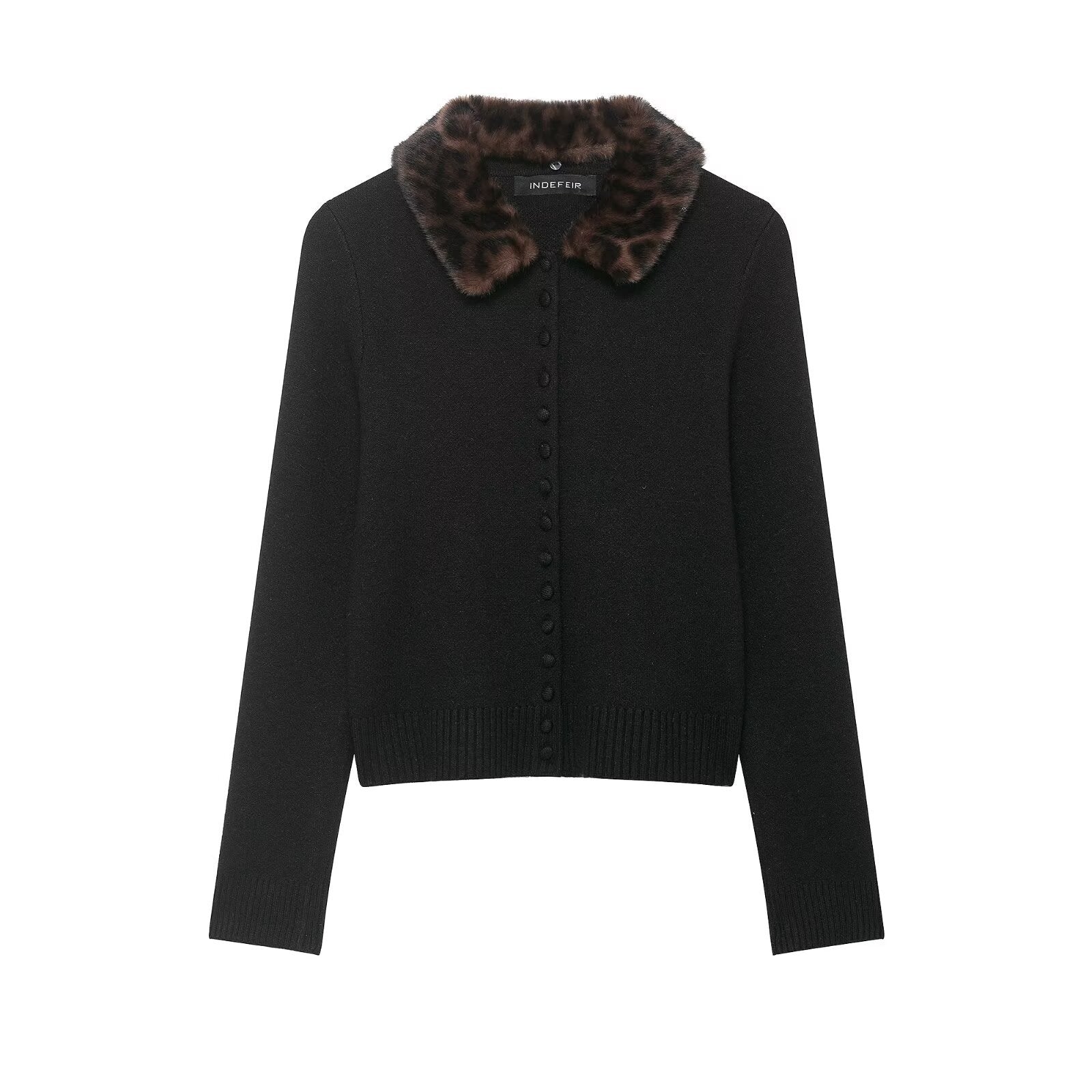 Women's fine-knit cardigan with faux fur collar and concealed button placket Chichicherry