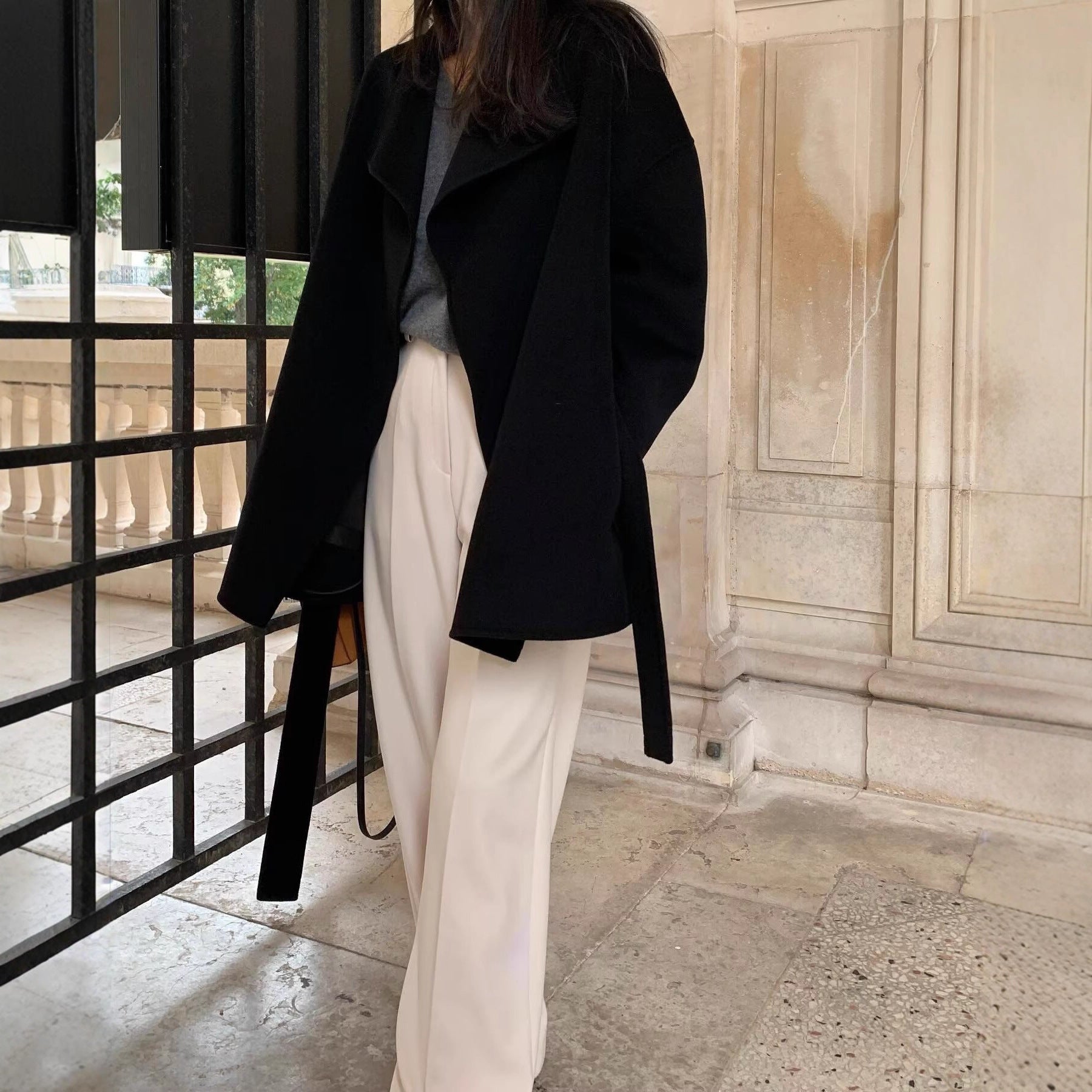 Women's short wrap coat made of wool blend with oversized shawl collar and waist tie Chichicherry