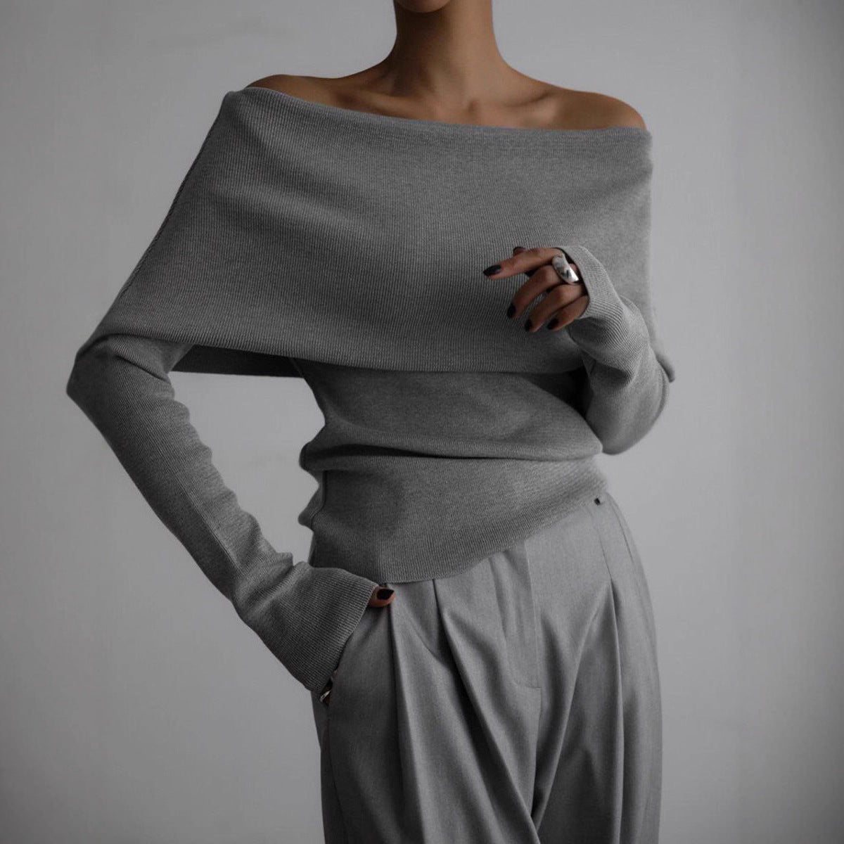 Women's off-the-shoulder fine knit sweater with foldable Carmen collar Chichicherry