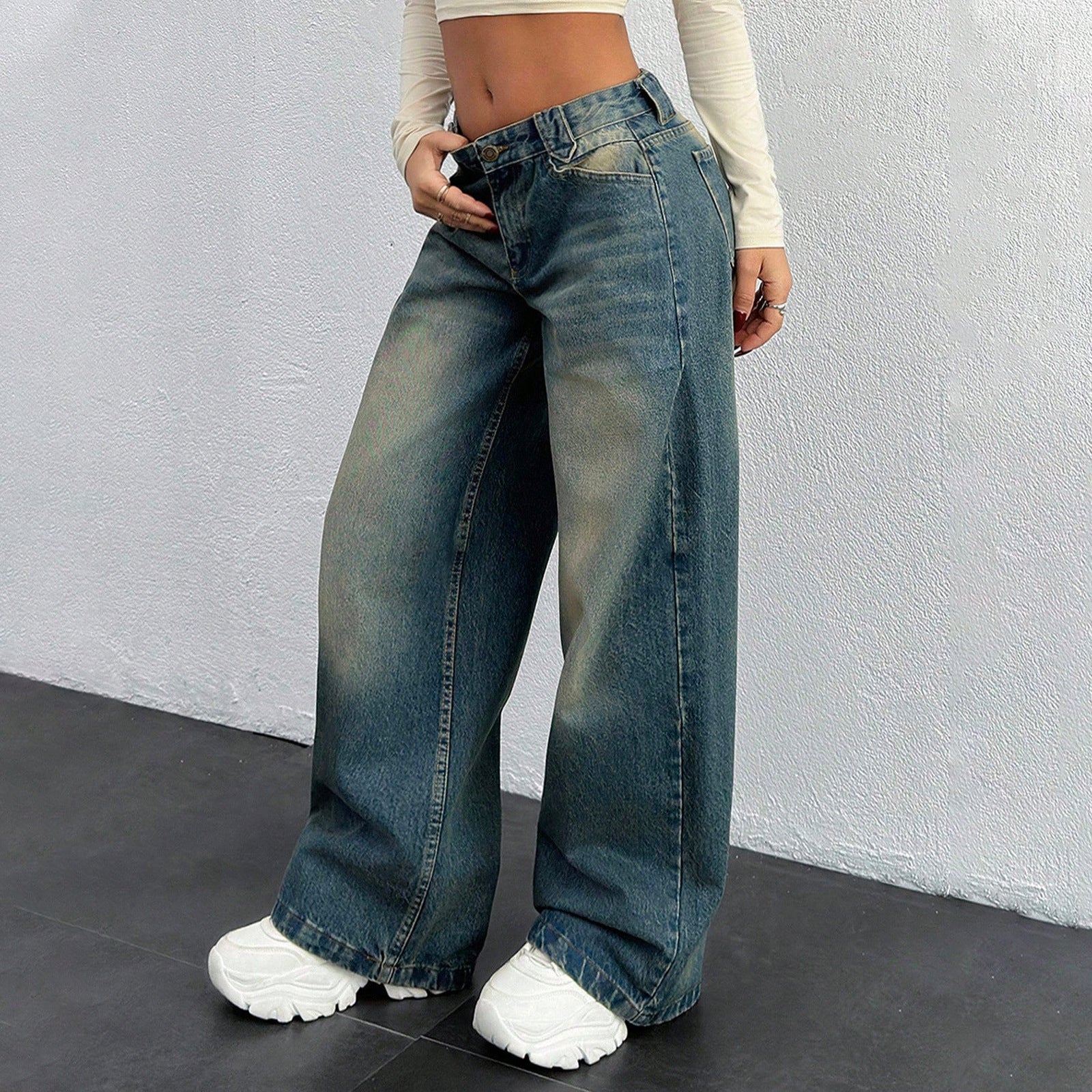 Women's Baggy Jeans with Wide Leg and Vintage Wash Chichicherry
