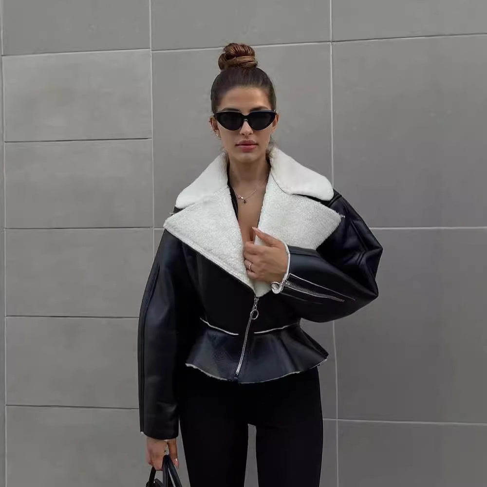 Damen Kurze Lammfellimitat-Bikerjacke mit Oversize-Kragen und asymmetrischem Reißverschluss Chichicherry