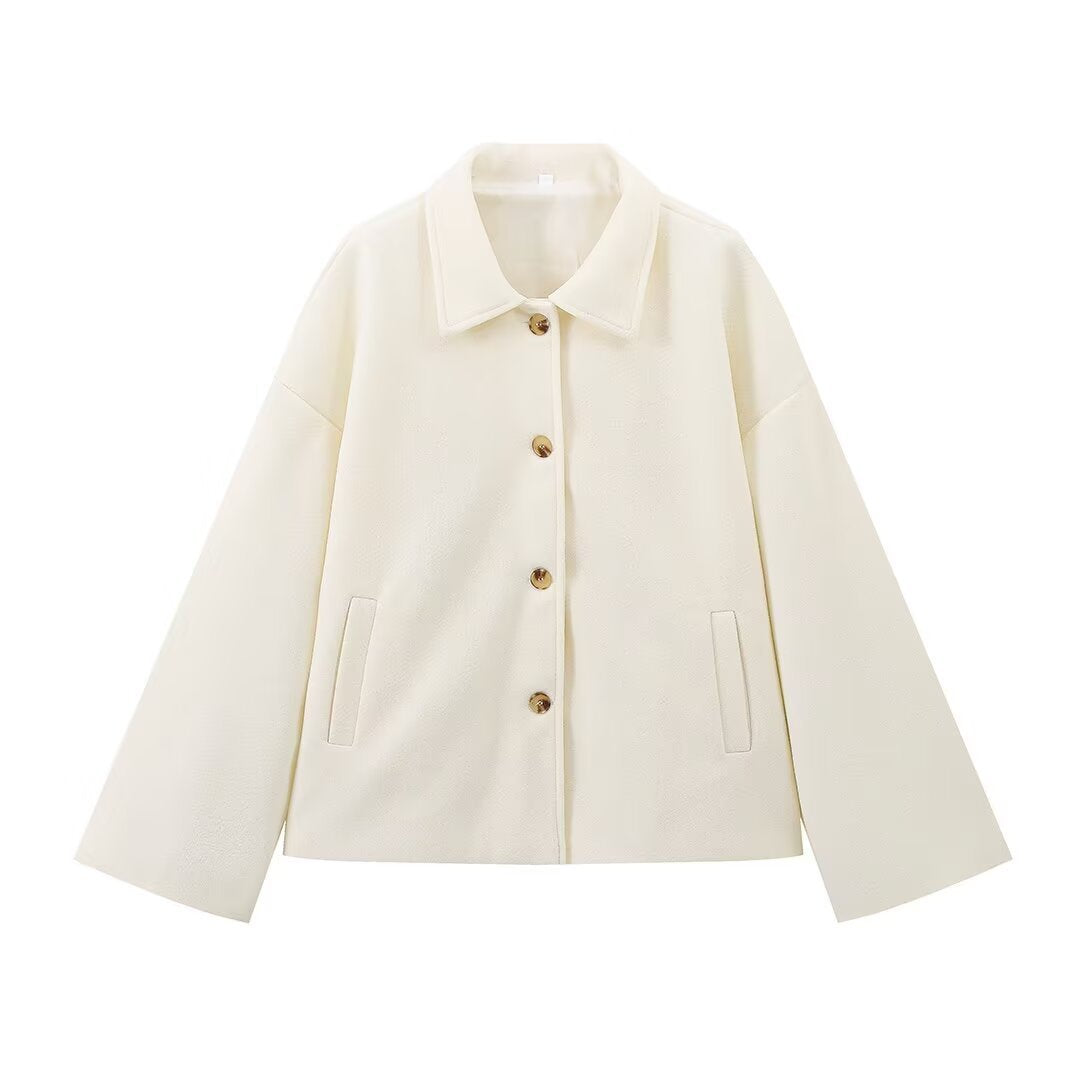 Ladies short jacket in boxy cut made of wool blend with shirt collar and concealed button placket Chichicherry