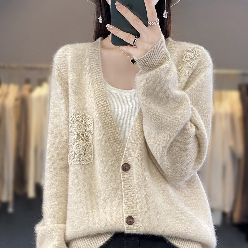 Women's Two-Piece Fine Knit Set with Knit Cardigan and Top as well as Crocheted Flower Appliqués Chichicherry