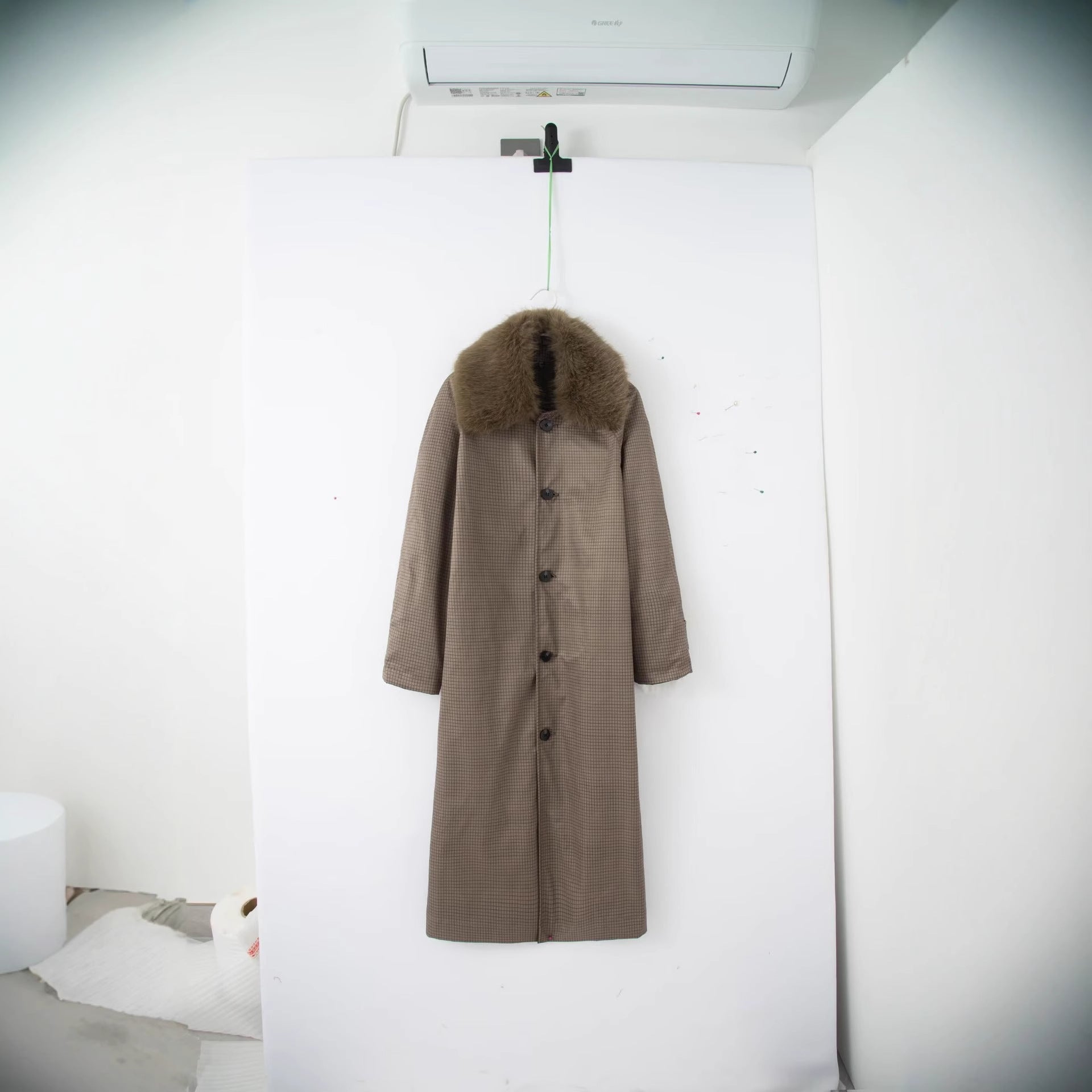 Ladies Long Glencheck Coat with Voluminous Faux Fur Collar and Straight Cut Chichicherry