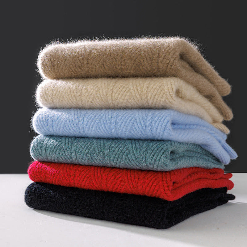Men's structured crew neck pullover made of soft wool blend with chevron knit Chichicherry