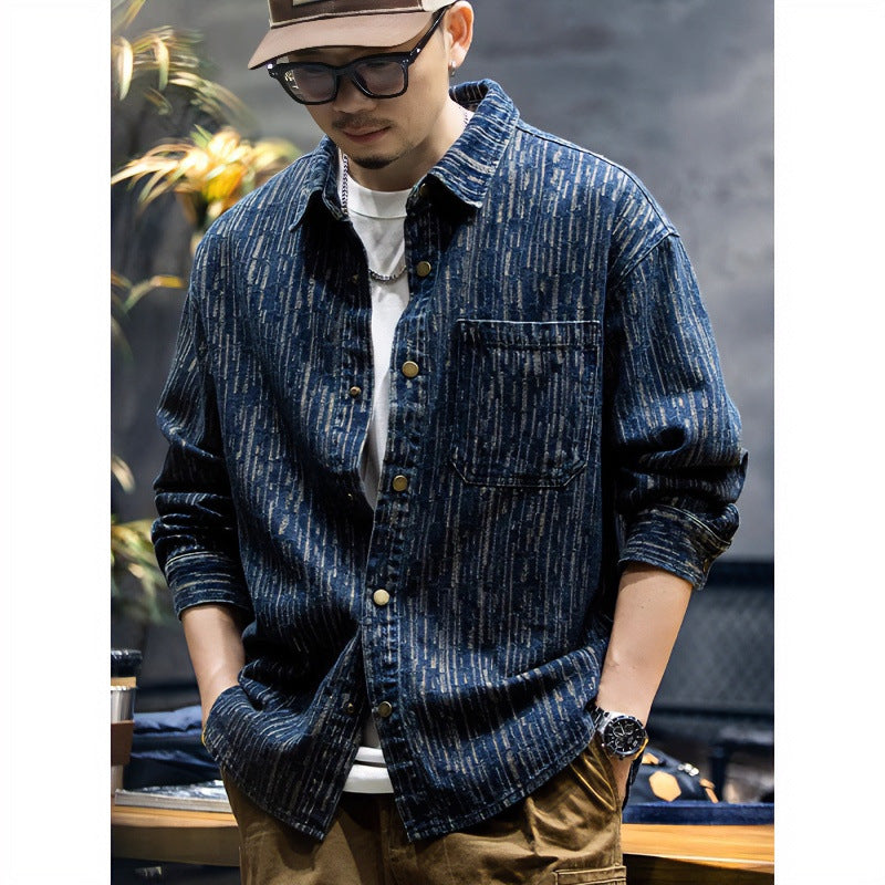 Herren Denim-Overshirt mit vertikaler Strukturprägung und Druckknopfleiste Chichicherry