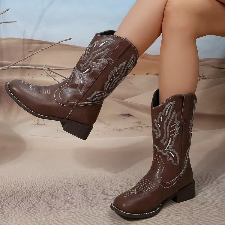 Ladies' Western cowboy boots with pointed toe, embroidered shaft, and medium block heel Chichicherry