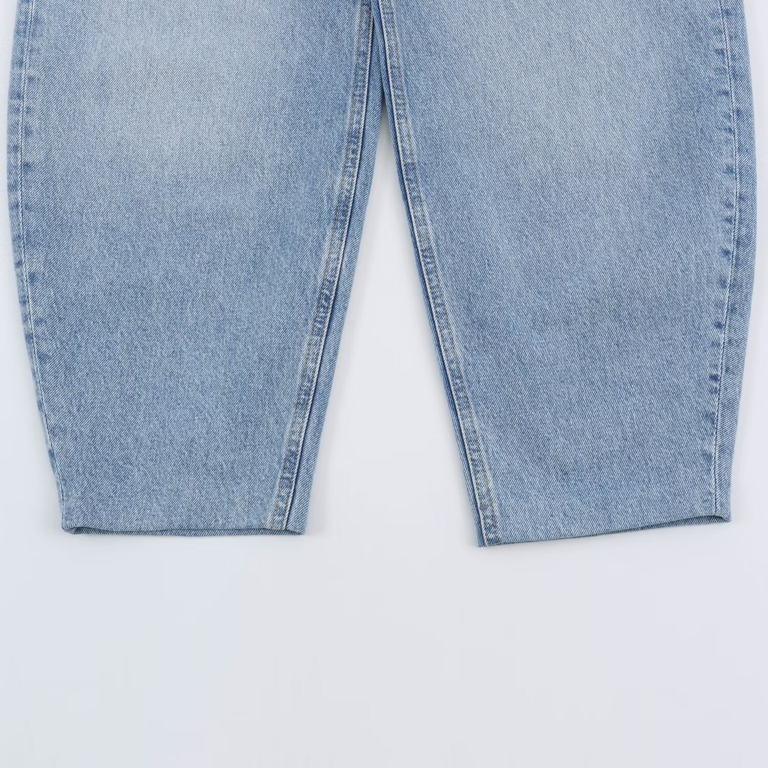 Women High-Waisted Relaxed Jeans with Tapered Leg Chichicherry