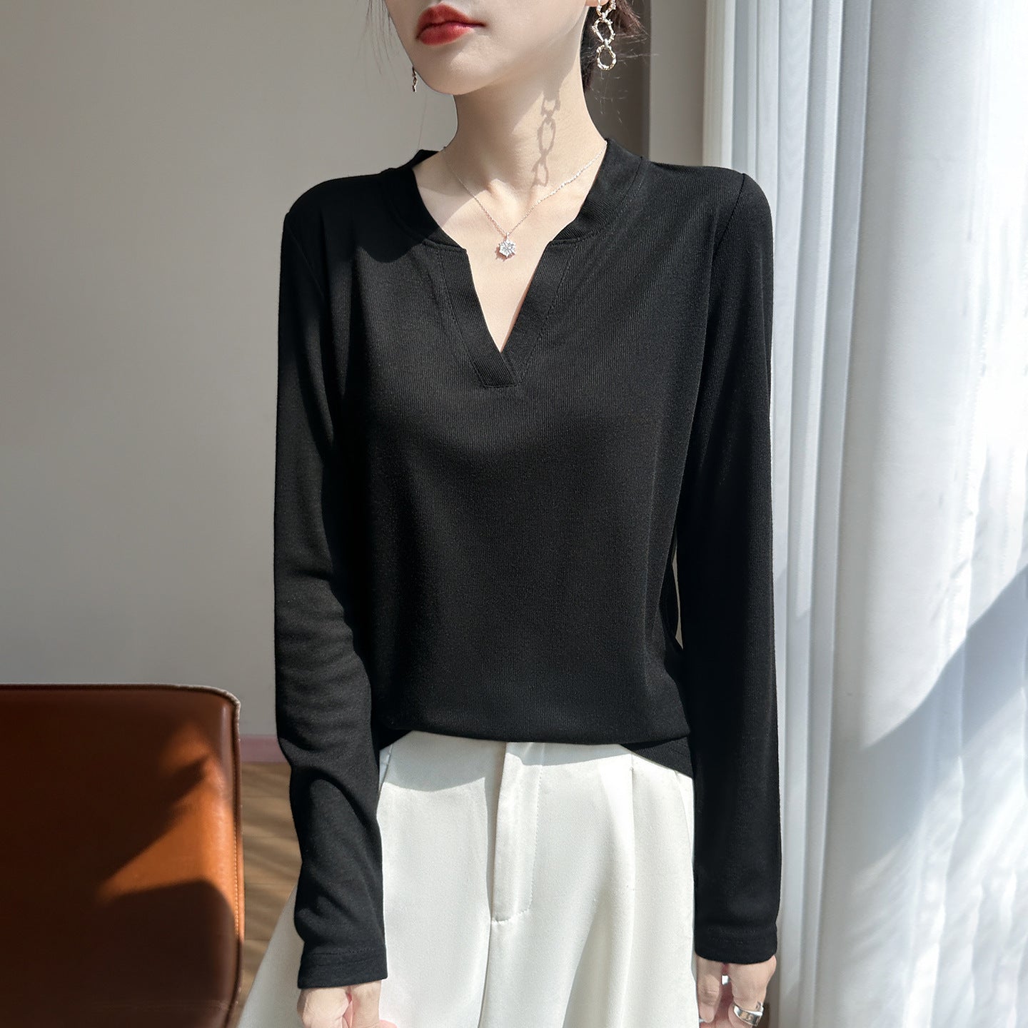 Women's Long Sleeve Fine Knit Shirt with Split V-Neck Chichicherry