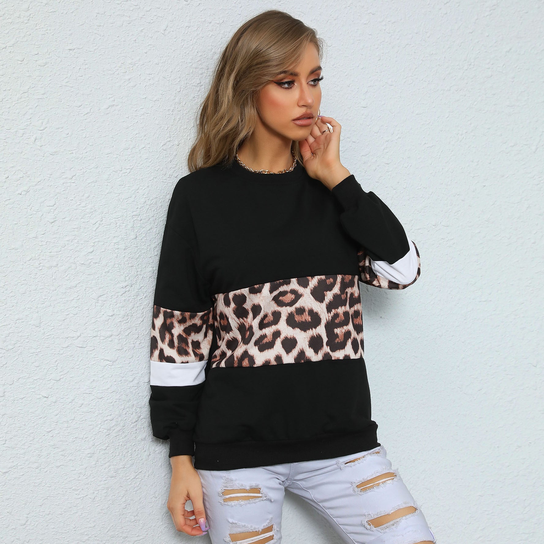 Women's Oversize Sweatshirt with Leo Block Stripes and Ribbed Hem Chichicherry