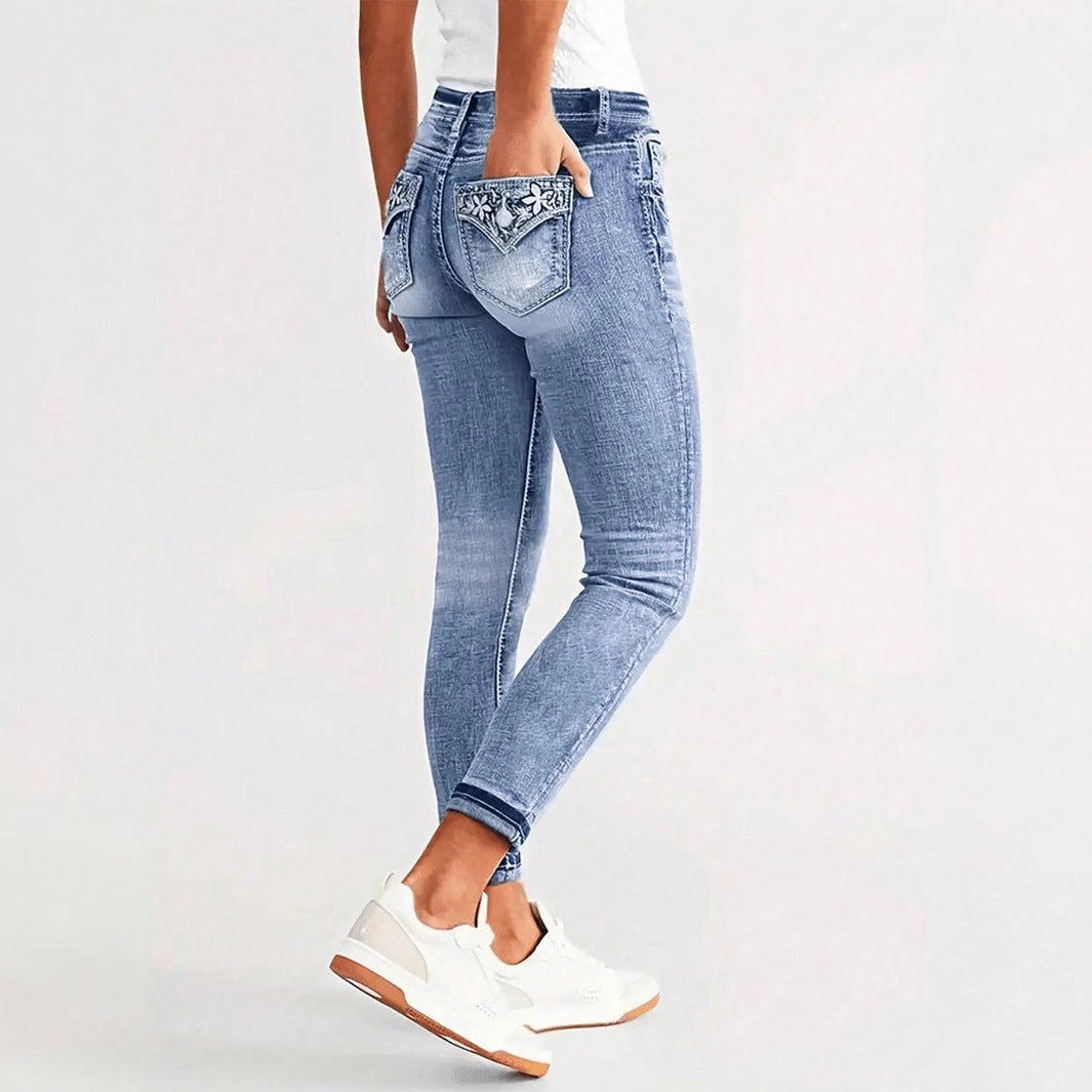 Women Ankle-Length Slim-Fit Stretch Jeans with Subtle Used Wash and Sculpting Waistband Chichicherry